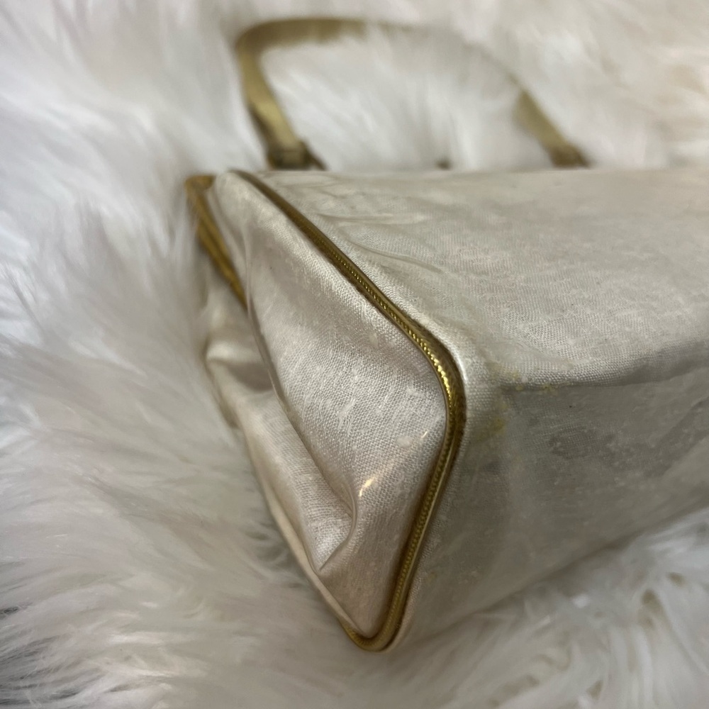 Vintage JR Vinyl Bunch of Daisies Floral Beige Clutch Purse Kiss Clasp 1960s - Picture 7 of 11